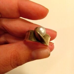♥️ Genuine Freshwater Pearl and Sterling Silver Ring! ♥️